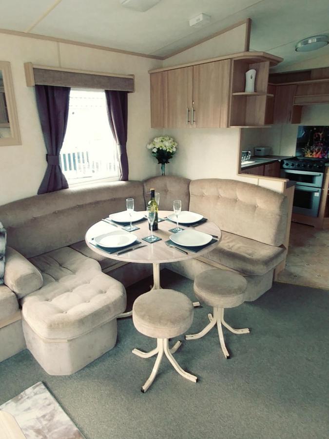 Len'S Getaway Tattershall Lakes Exterior photo
